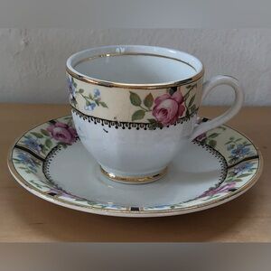 Edwin Knowles Vitreous Tea Cup And Saucer Floral Border White Gold